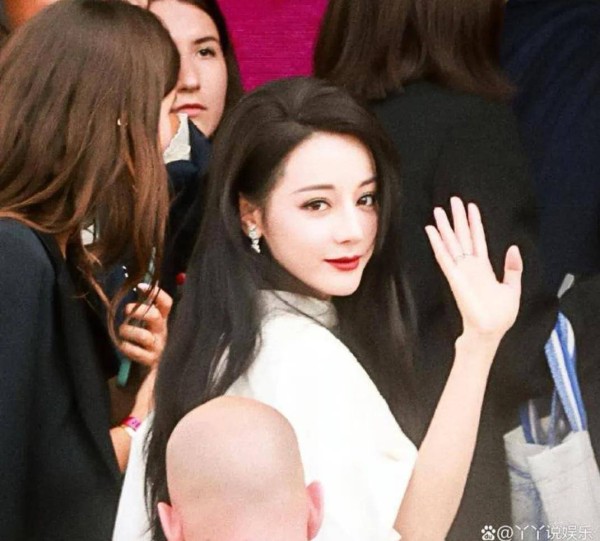 长沙凌晨的星光：迪丽热巴与粉丝的双向守护有多暖？
