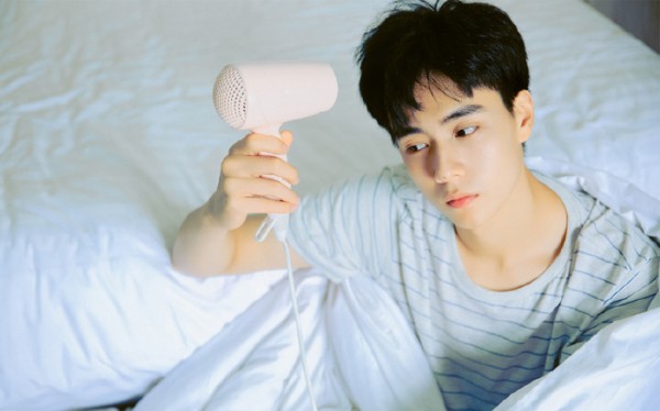 不做模特偏做演员的4位男星，第一位出轨劈腿，第4位成当红炸子鸡