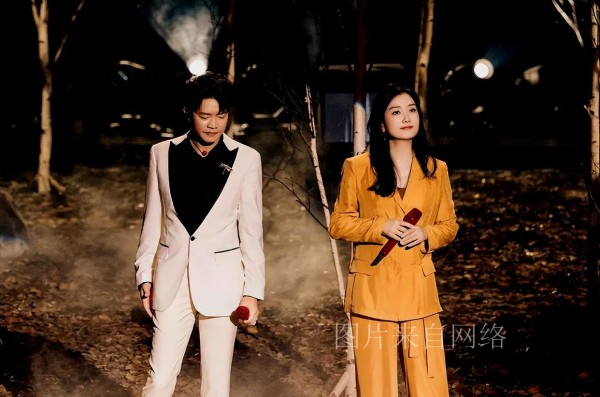 实践证明，以“土味”风格著称的凤凰传奇已开始探索新的发展方向