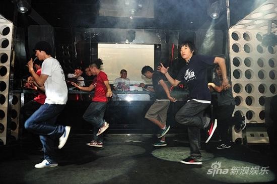 “12星座女孩”火热开幕引发派对选秀热潮(图)