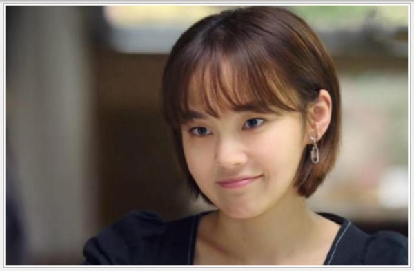 张佳宁“我舅就是我爸”对比杨紫独立成名：杨紫没舅舅照样女频天花板，她全靠舅舅张晓龙抬轿