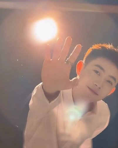 张秭昂（张诗尧）