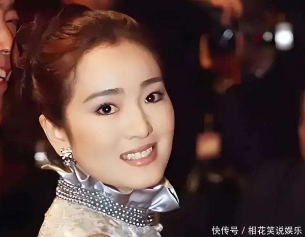 外表是仙女，实际却是老烟鬼的几位女星，刘亦菲最让人意外