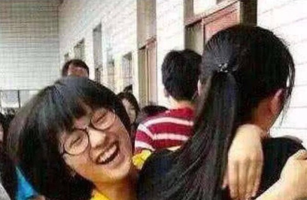 很多女明星出道前并不是很好看，网友直言：你是怎么火的呢？