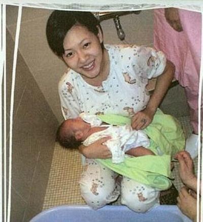 盘点十大大方晒喂奶照性感又甜蜜的女明星（图）