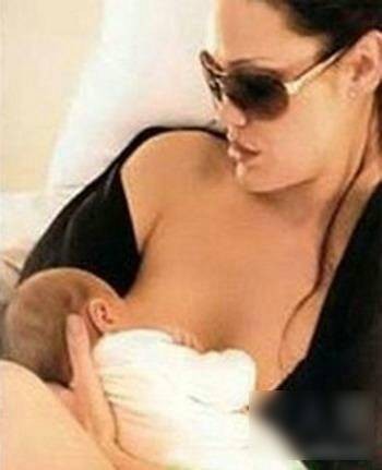 盘点十大大方晒喂奶照性感又甜蜜的女明星（图）