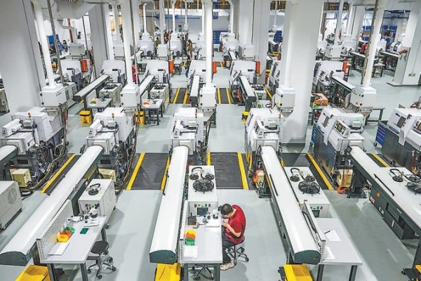 图为北京大兴国际机场临空经济区国际生物医药园卡尔斯医疗器械有限公司制造车间。