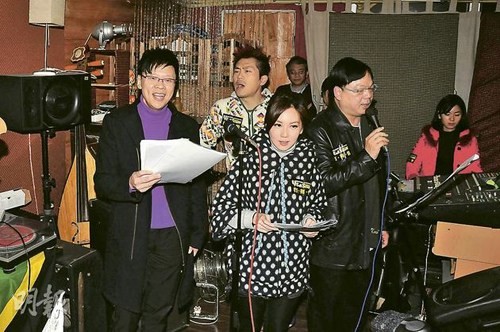 陈志云(左)。香港《明报》