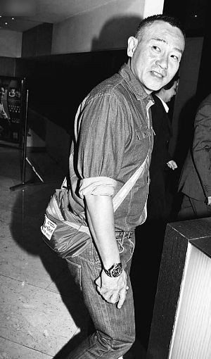 晚上又与王维基饭聚