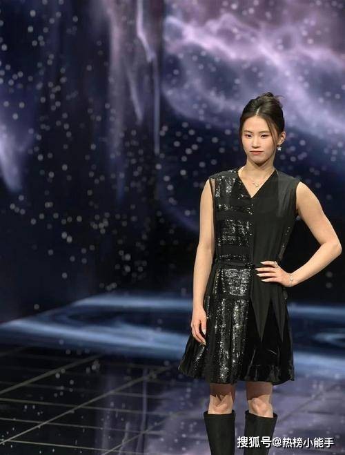 双星闪耀：全红婵与陈芋汐的时尚赛场双面人生