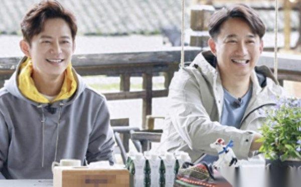 一场生日，戳穿了53岁黄磊的江湖地位，原来何炅一个字都没说错