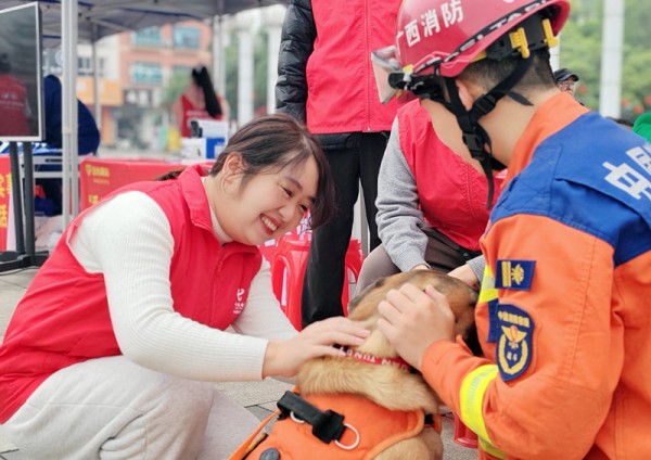 鹿寨：政企校社联动发力 共筑春节消防安全屏障