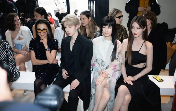 杨紫琼黄圣依沈梦辰刘宇同框看秀，你第一眼看到了谁？