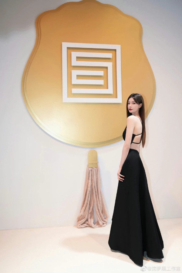 杨紫琼黄圣依沈梦辰刘宇同框看秀，你第一眼看到了谁？