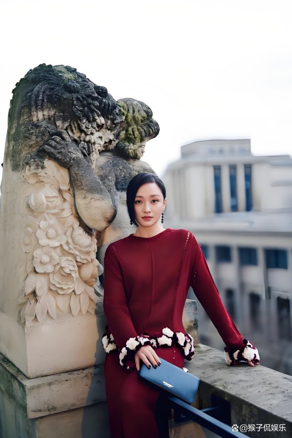 周迅与其他明星在时尚场合的风格差异剖析