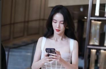 金晨塌房背后：一个抠字，毁掉1.2亿的荒诞商业账