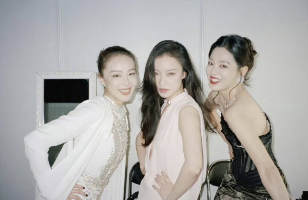 辛芷蕾倪妮高叶火象三人组:娱乐圈的“疯蜜”友谊,打破塑料姐妹花魔咒