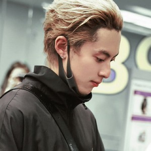 王鹤棣在参加NBA名人赛期间还有哪些其他工作行程？