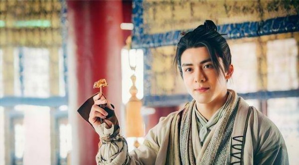 难怪金庸不肯让张三丰当主角，他一身神功，却对两位大侠见死不救