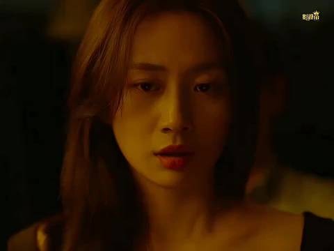 老板晚上约女员工来家里