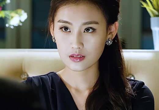 女孩用男友的骨灰做成了花瓶，结果诡异事件频频发生