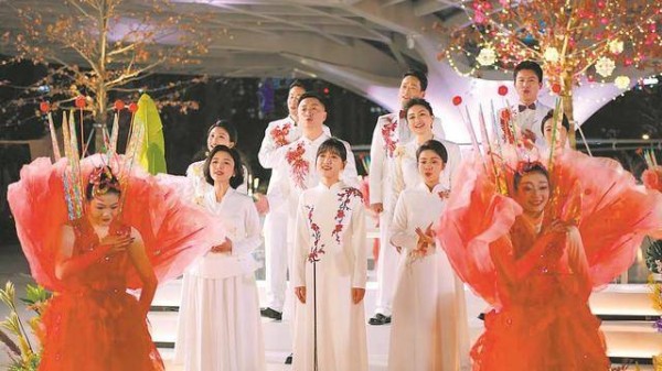 策马扬鞭向未来,2026蓉港新春晚会播出