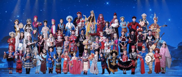 贵州“村T”登上春晚舞台，发起人杨春林：看到春晚节目特别激动，孩子穿的是妈妈做的服饰