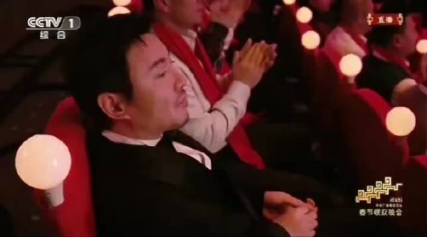 这一段比今年春晚所有节目都好看 熟练的像个Ai 笑死了