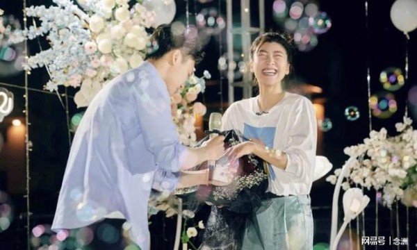 国足沾沾喜气？冷知识：徐梦桃王心迪的证婚人是中国足协主席宋凯