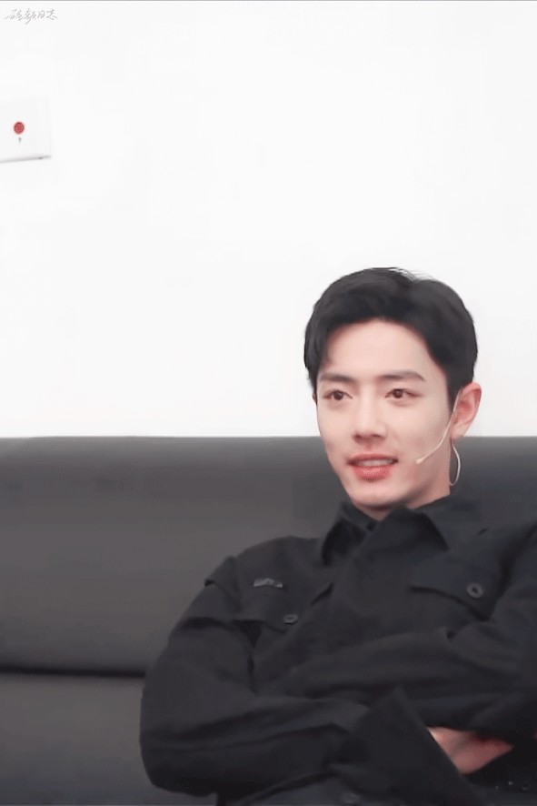 肖战青岛特色小吃vlog第二弹,动作表情也太可爱了吧