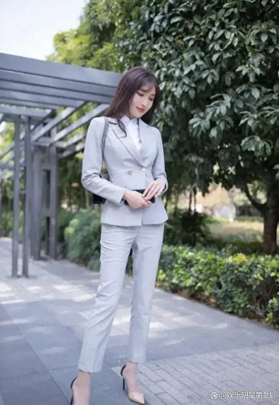 陆萱萱:上海模特圈的璀璨之星,御姐与俏皮并存的魅力女神