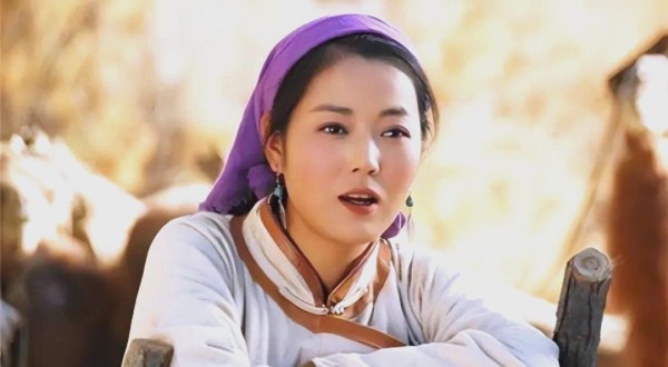 中国国家一级演员的真实故事：从戏剧到现实的演绎