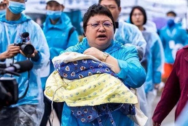 做慈善捐款最多的明星:韩红10亿,古天乐5 亿,姚明5亿,周润发5亿,成龙……