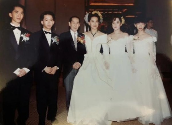 洪金梅出殡后四子女罕有公开合照，邓兆尊避谈出售故居直言不爱钱