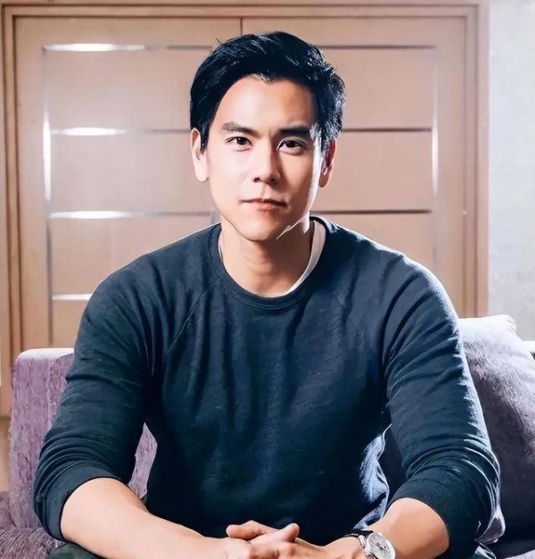 彭于晏坦言：凌晨四点工作根本无法接受，人生只为精彩而活