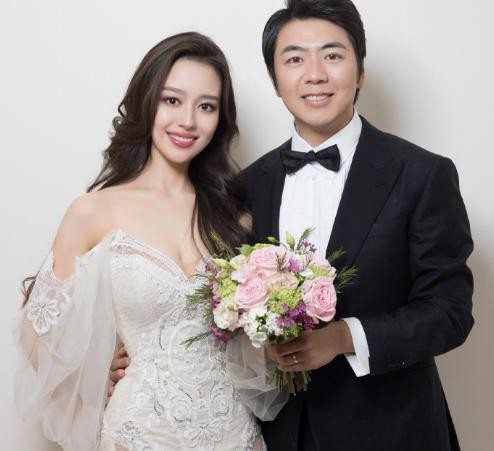 郎朗混血娇妻吉娜沦为网红？频繁直播带货吃相难看，网友却不买账