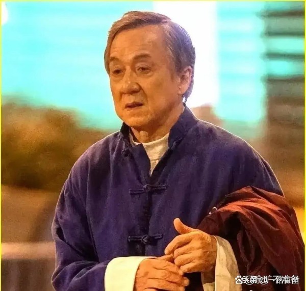 71岁成龙开号首秀就爆猛料，反...@余旷不准备的动态