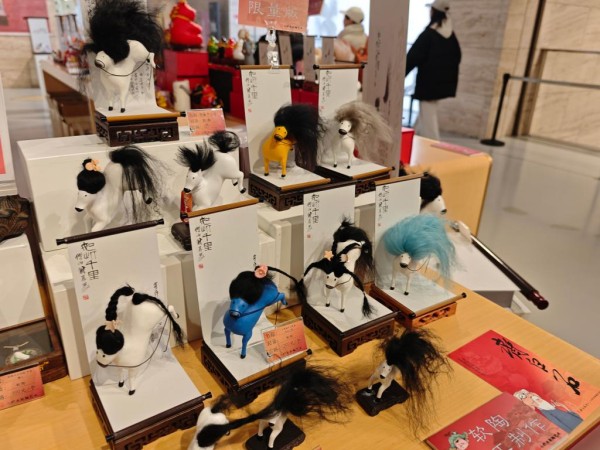 山东美术馆文创产品“马彪彪”。新华社记者张昕怡 摄