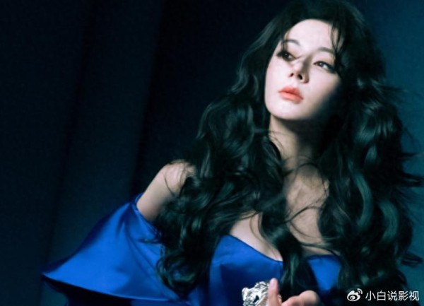 迪丽热巴别着急转型，杨紫和赵丽颖的新剧成绩，验证她的路线挺对