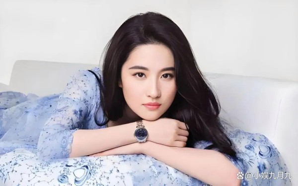 微博粉丝排名前10女星，85花刘亦菲/唐嫣/赵丽颖/杨颖/杨幂齐在线