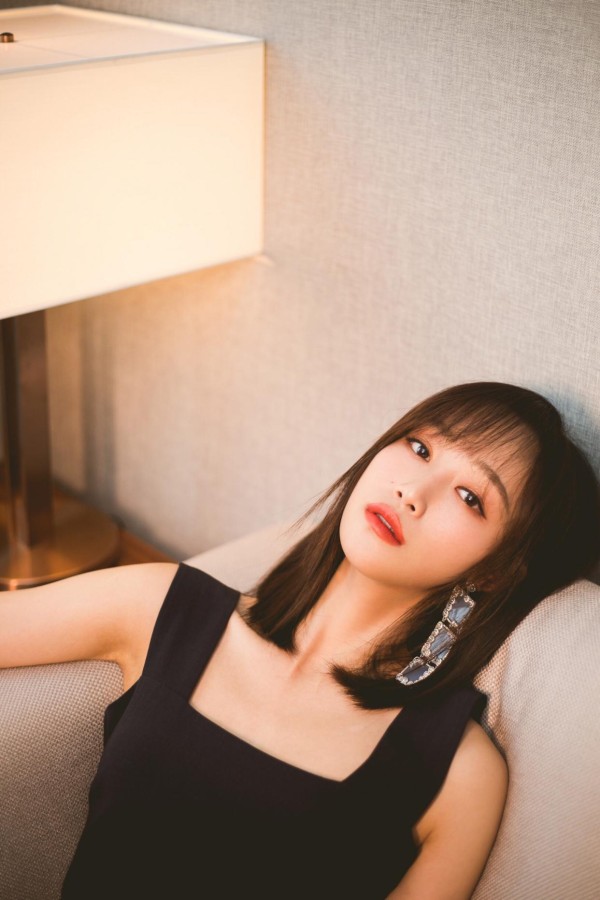 蓝盈莹体脂率18.5%！素颜马甲线惊艳全网，6个方法活成“晨跑元气邻居”