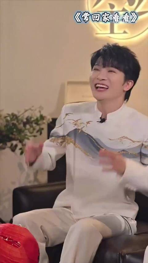 过年必备BGM合集!周深2分钟唱十几首歌