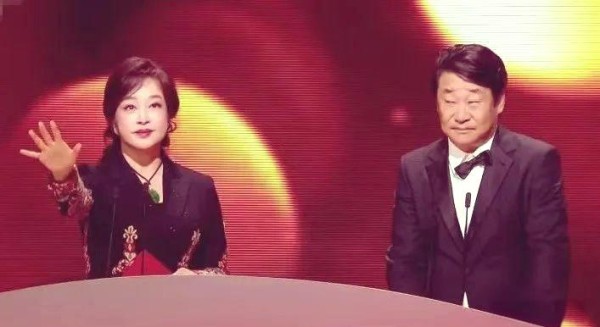 明星“加戏”的风险与机遇：从金鸡奖颁奖风波到长期发展策略