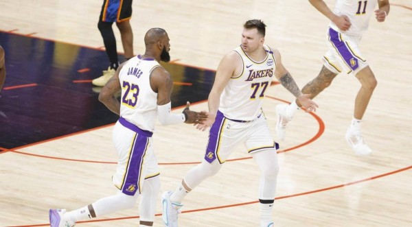 全明星赛后第四天，NBA激战重启，湖人多休息一天，21号迎战同城死敌快船，快船大换血篮版地图重绘，是翻身还是续命？