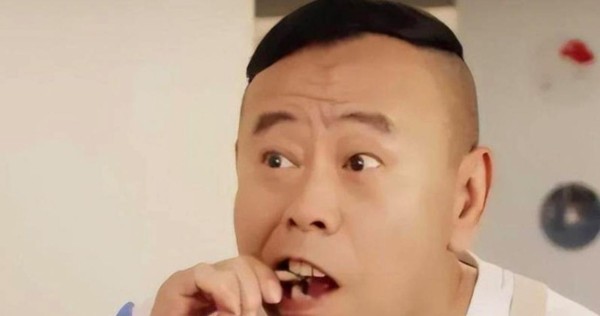 范伟的儿子帅气，郭达的儿子同样出众，巩汉林的儿子继承风采，潘长江的女儿漂亮，而姜昆的孩子更引人关注，这背后的家庭故事让人好奇