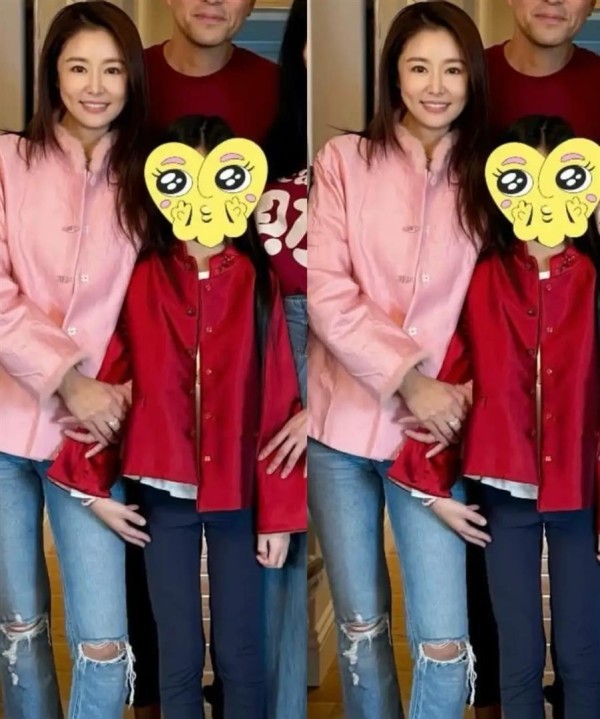 林心如母女新年参加聚会，9岁小海豚罕见出镜，身材高挑长腿抢镜