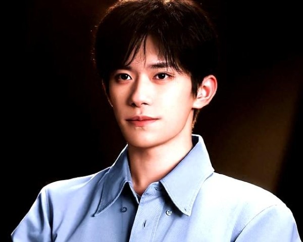 钱再多有什么用？因病情暂停工作的易烊千玺，给所有明星提了个醒