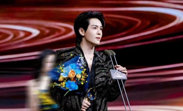 曾舜晞“46”座位风波背后,娱乐圈的排位江湖有多现实?