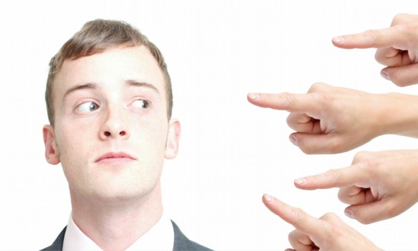 某脱口秀节目引发巨大舆情，业内人士呼吁平台加强审核