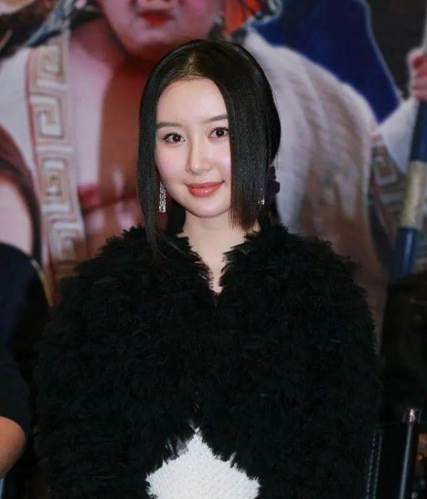 刘亦菲与舒畅：超友谊的深厚情谊与相互支持